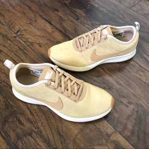 Nike Dualtone Race SE, Women’s Sneakers - SOLD